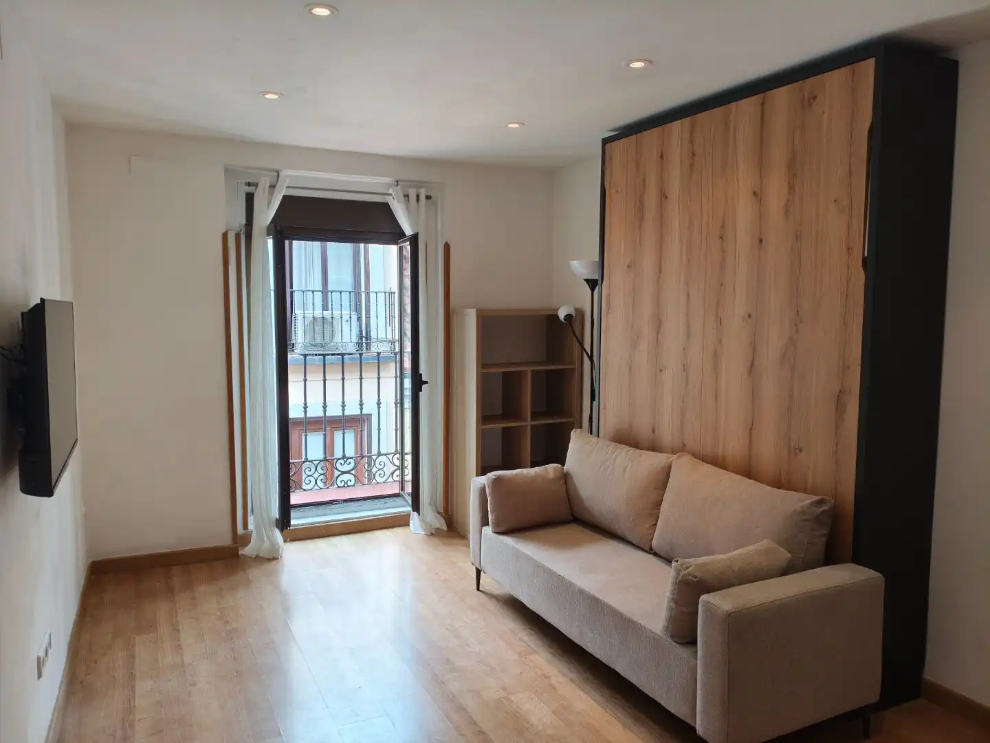 Wohnung zur Miete in Calle de Hernán Cortés, 14, Justicia - Chueca Wohnzimmer von Wohnung zur Miete in Madrid Capital mit Balkon