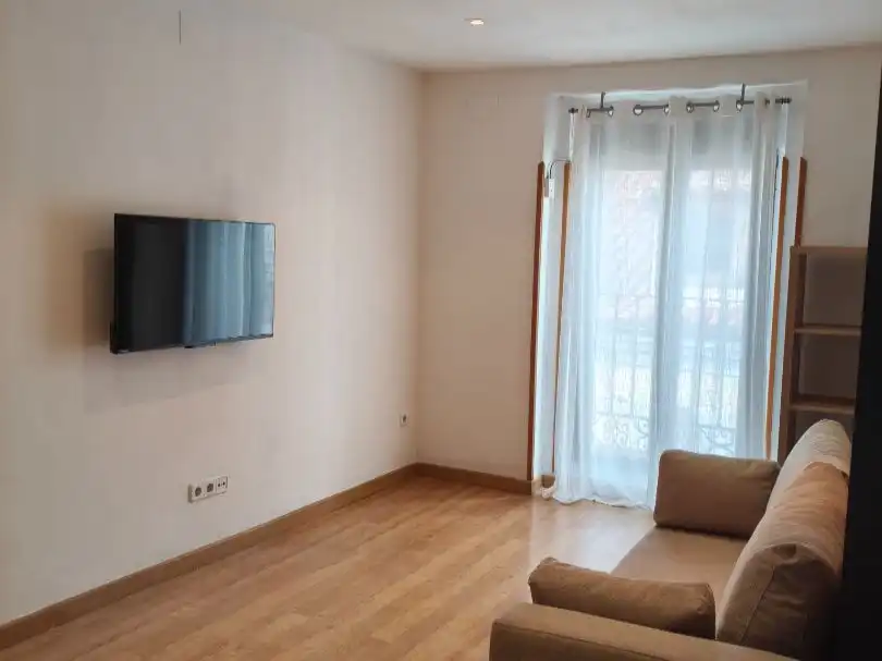 Wohnung zur Miete in Calle de Hernán Cortés, 14, Justicia - Chueca Wohnzimmer von Wohnung zur Miete in Madrid Capital mit Balkon