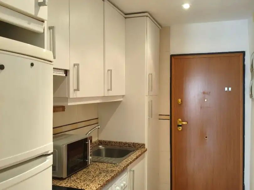 Wohnung zur Miete in Calle de Hernán Cortés, 14, Justicia - Chueca Küche von Wohnung zur Miete in Madrid Capital mit Balkon