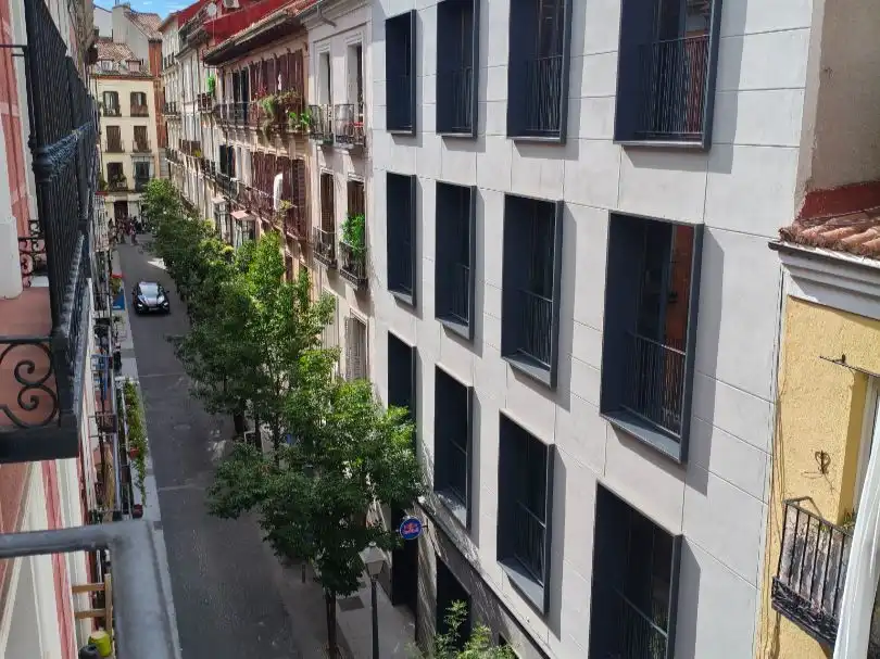 Wohnung zur Miete in Calle de Hernán Cortés, 14, Justicia - Chueca Außenansicht von Wohnung zur Miete in Madrid Capital mit Balkon