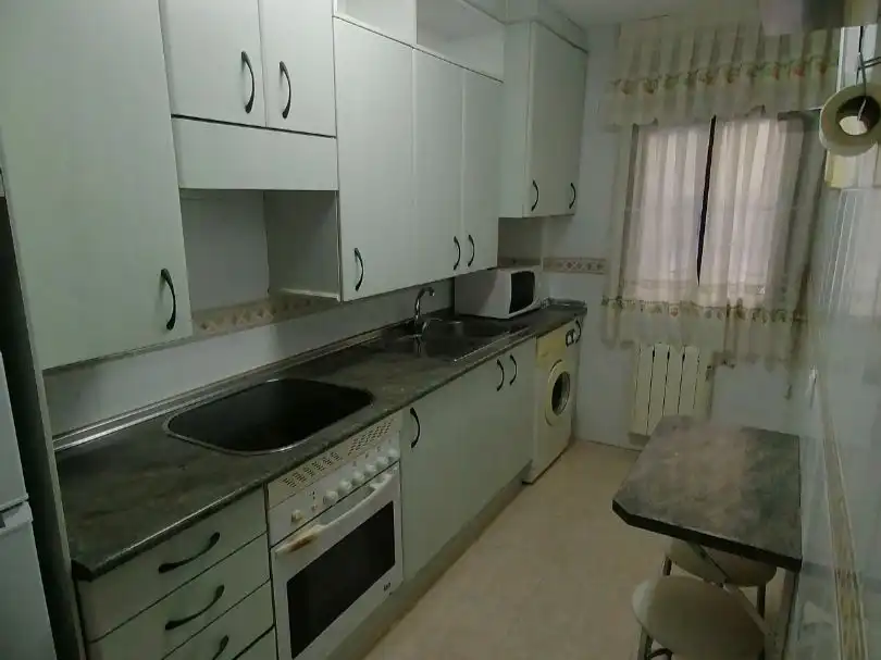 Piso de alquiler en Calle de Llanos de Escudero, 17, Pueblo Nuevo Cocina de Piso de alquiler en Madrid con Calefacción y Amueblado