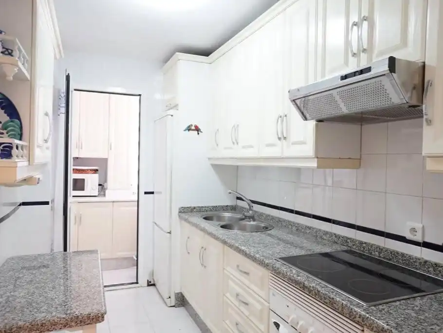 Piso en venta en Calle Domingo Ortega, 21, Los Boliches Cocina de Piso en venta en Fuengirola con Aire acondicionado, Calefacción y Terraza