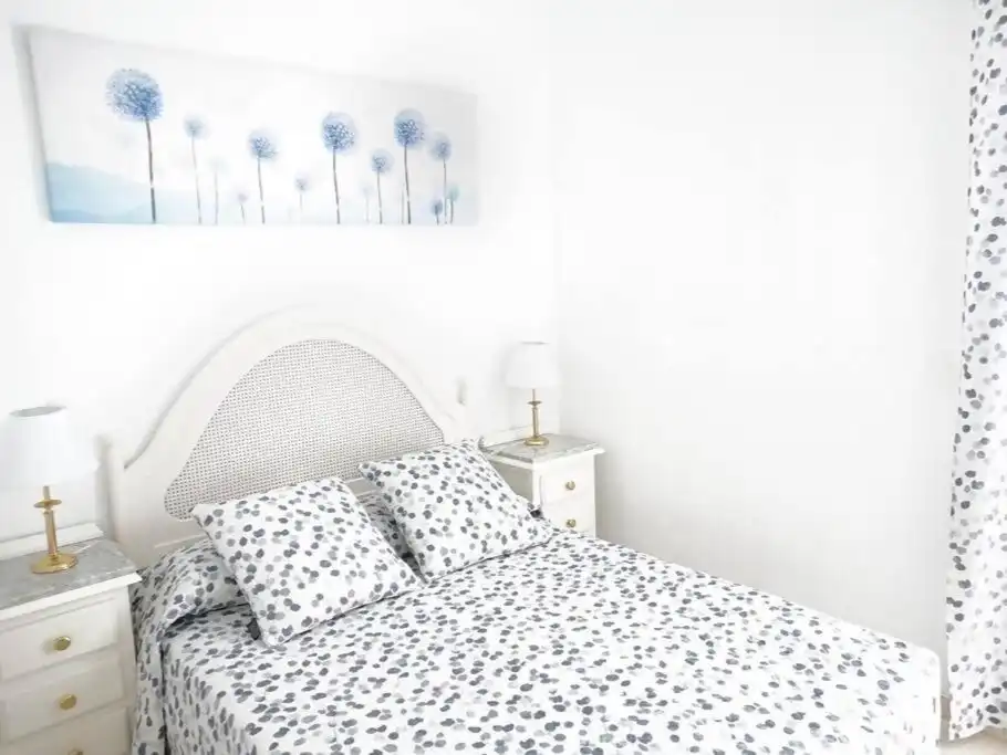 Piso en venta en Calle Domingo Ortega, 21, Los Boliches Habitación de Piso en venta en Fuengirola con Aire acondicionado, Calefacción y Terraza