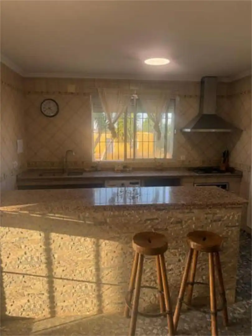 Casa o chalet de alquiler en Entrenúcleos Cocina de Casa o chalet de alquiler en Dos Hermanas con Jardín privado y Se aceptan mascotas