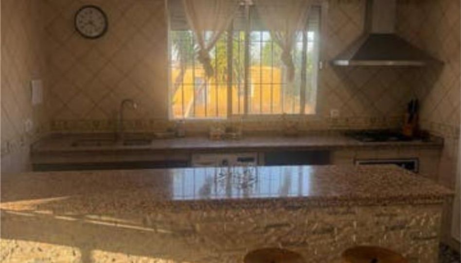 Casa o chalet de alquiler en Entrenúcleos, Dos Hermanas - imagen 1 Foto 1 de Casa o chalet de alquiler en Entrenúcleos, Dos Hermanas