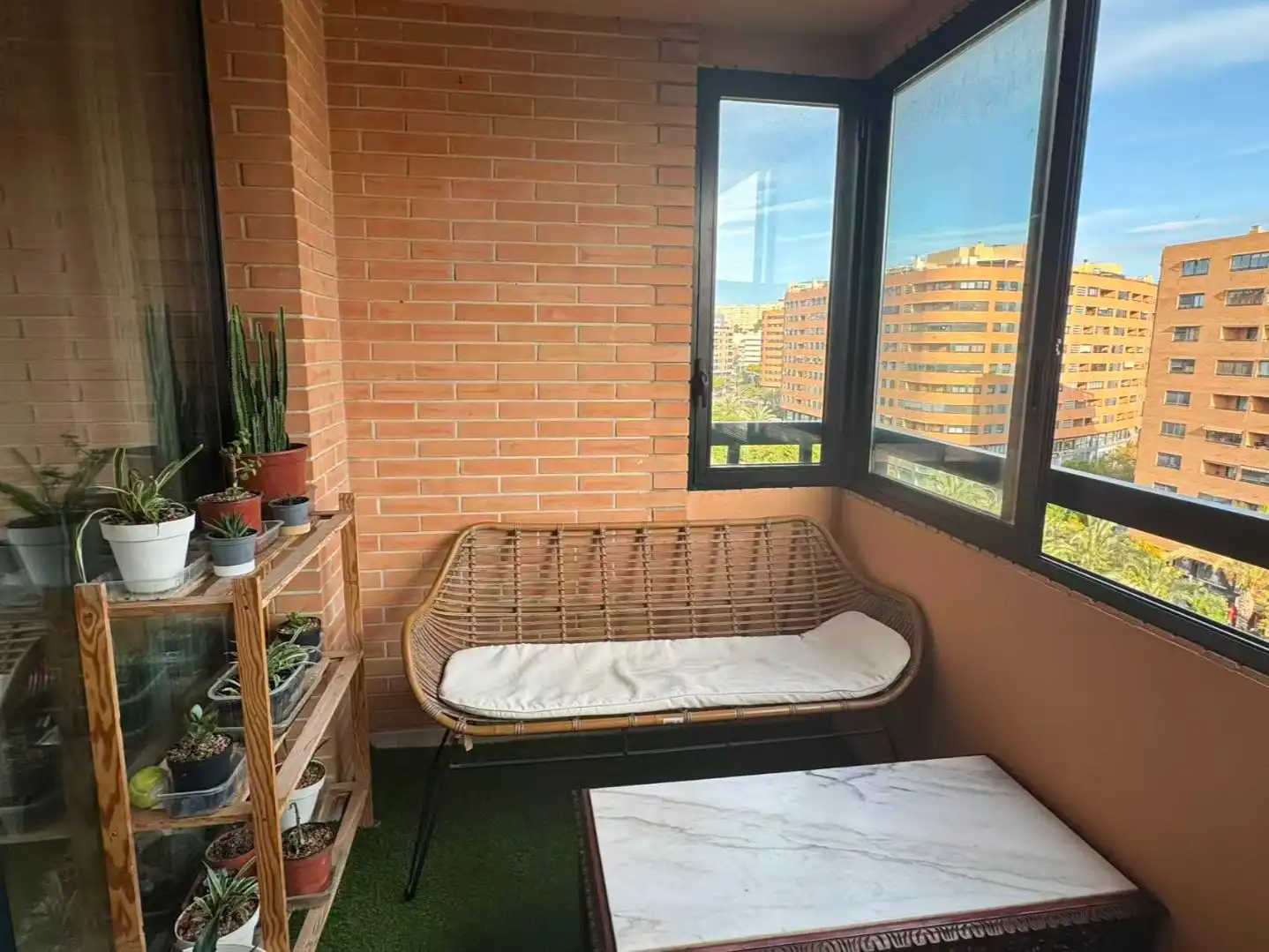 Pis en venda a Carrer Colombia, 5, Altozano - Conde Lumiares Terrassa de Pis en venda en Alicante / Alacant amb Aire condicionat, Terrassa i Piscina
