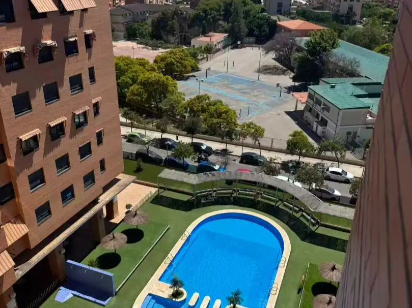 Pis en venda a Carrer Colombia, 5, Altozano - Conde Lumiares Piscina de Pis en venda en Alicante / Alacant amb Aire condicionat, Terrassa i Piscina