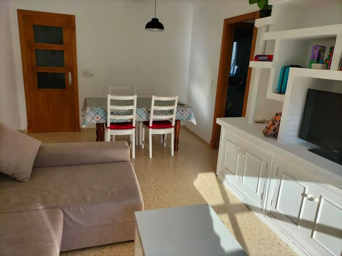 Flat for rent in Calle Zahara de la Sierra, Centro Living room of Flat for rent in Puerto Real with Air Conditioner, Terrace and Furnished
