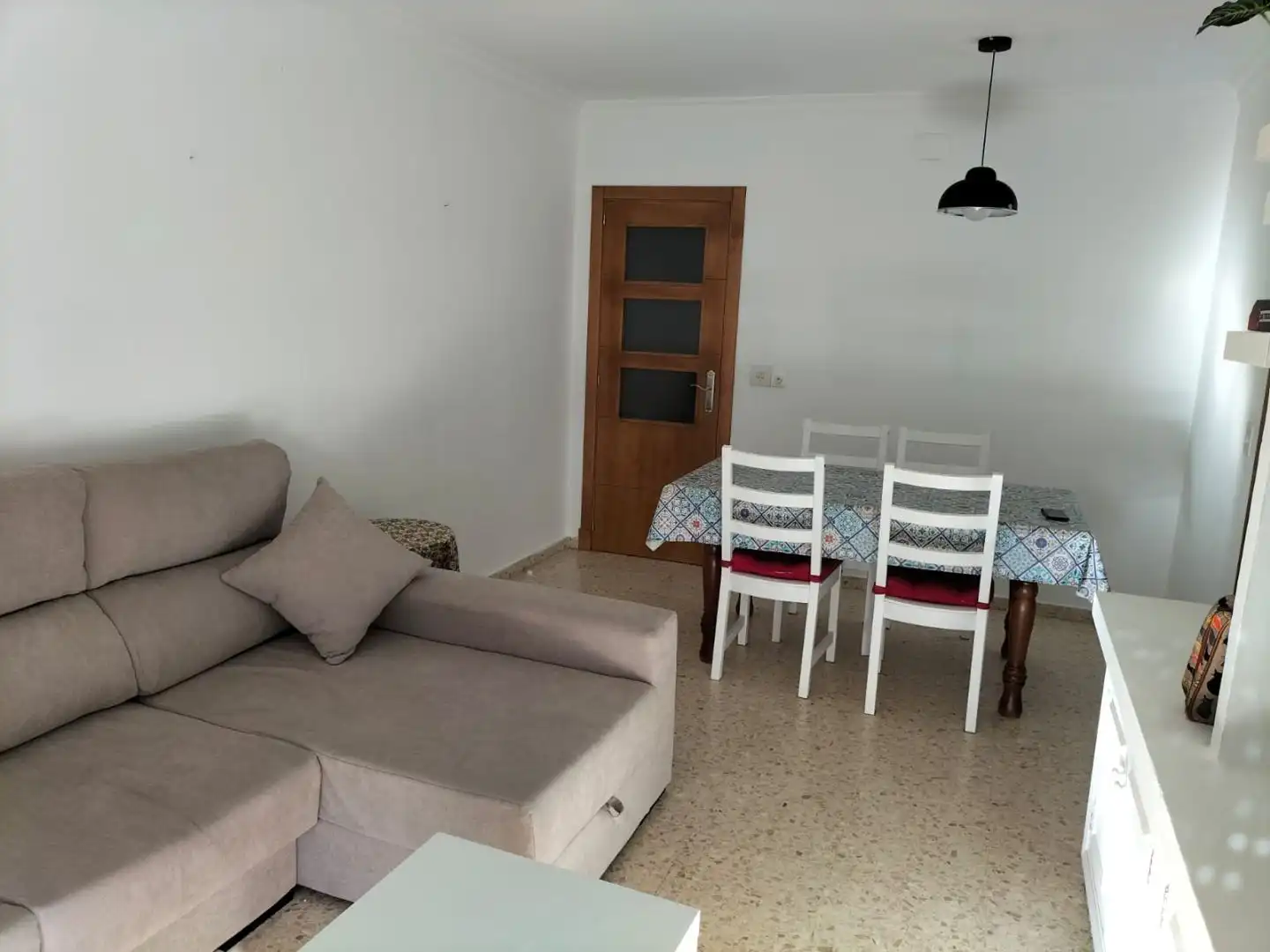 Flat for rent in Calle Zahara de la Sierra, Centro Living room of Flat for rent in Puerto Real with Air Conditioner, Terrace and Furnished