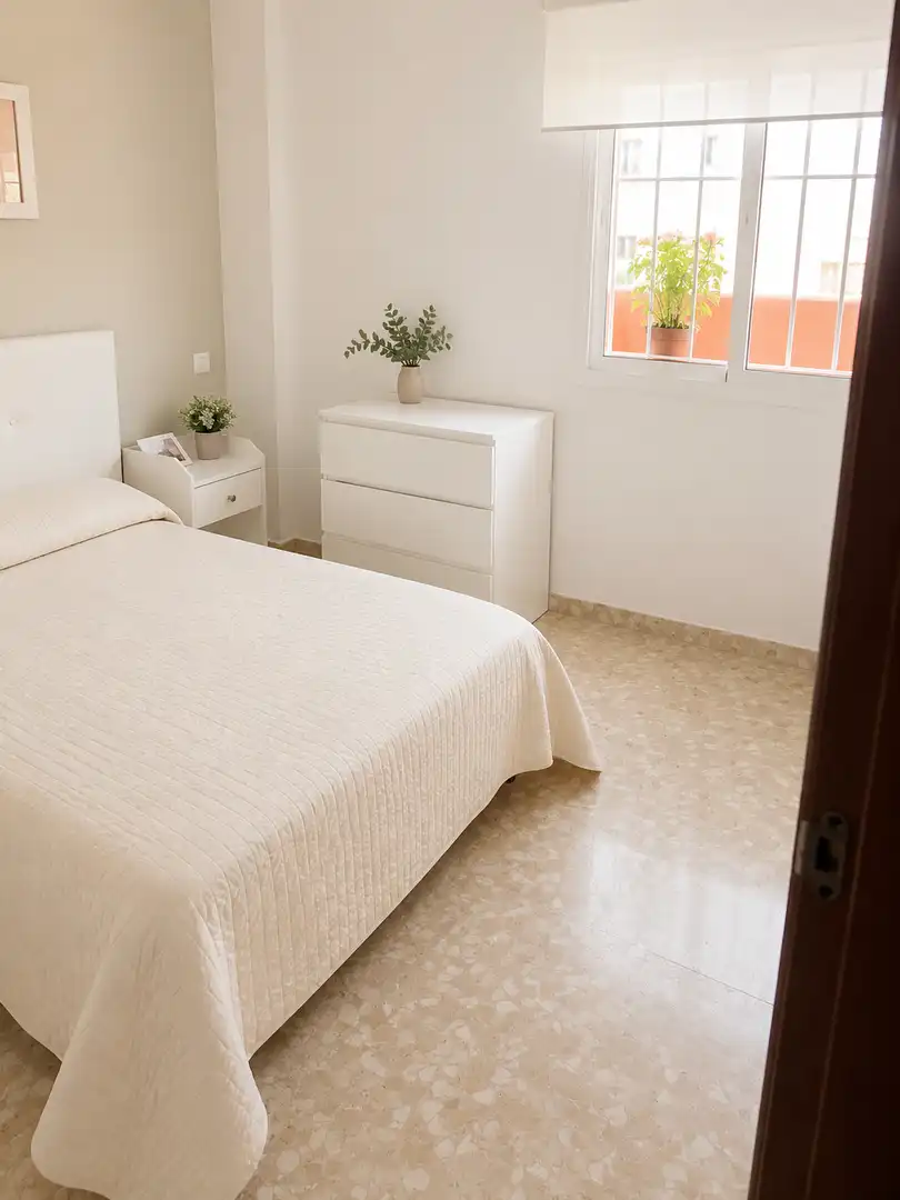 Flat for sale in Camino Viejo de Vélez, 42, Torre de Benagalbón Bedroom of Flat for sale in Rincón de la Victoria with Air Conditioner, Terrace and Swimming Pool