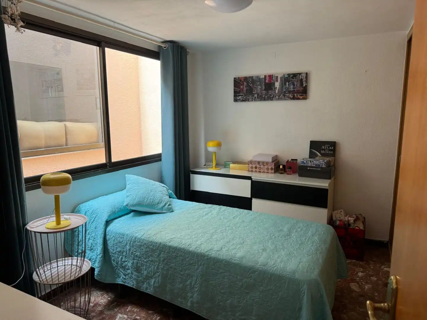Casa adosada en venta en Carrer de Les Roques, 9, Poble - Casc Antic Habitación de Casa adosada en venta en Castellar del Vallès con Aire acondicionado, Terraza y Balcón