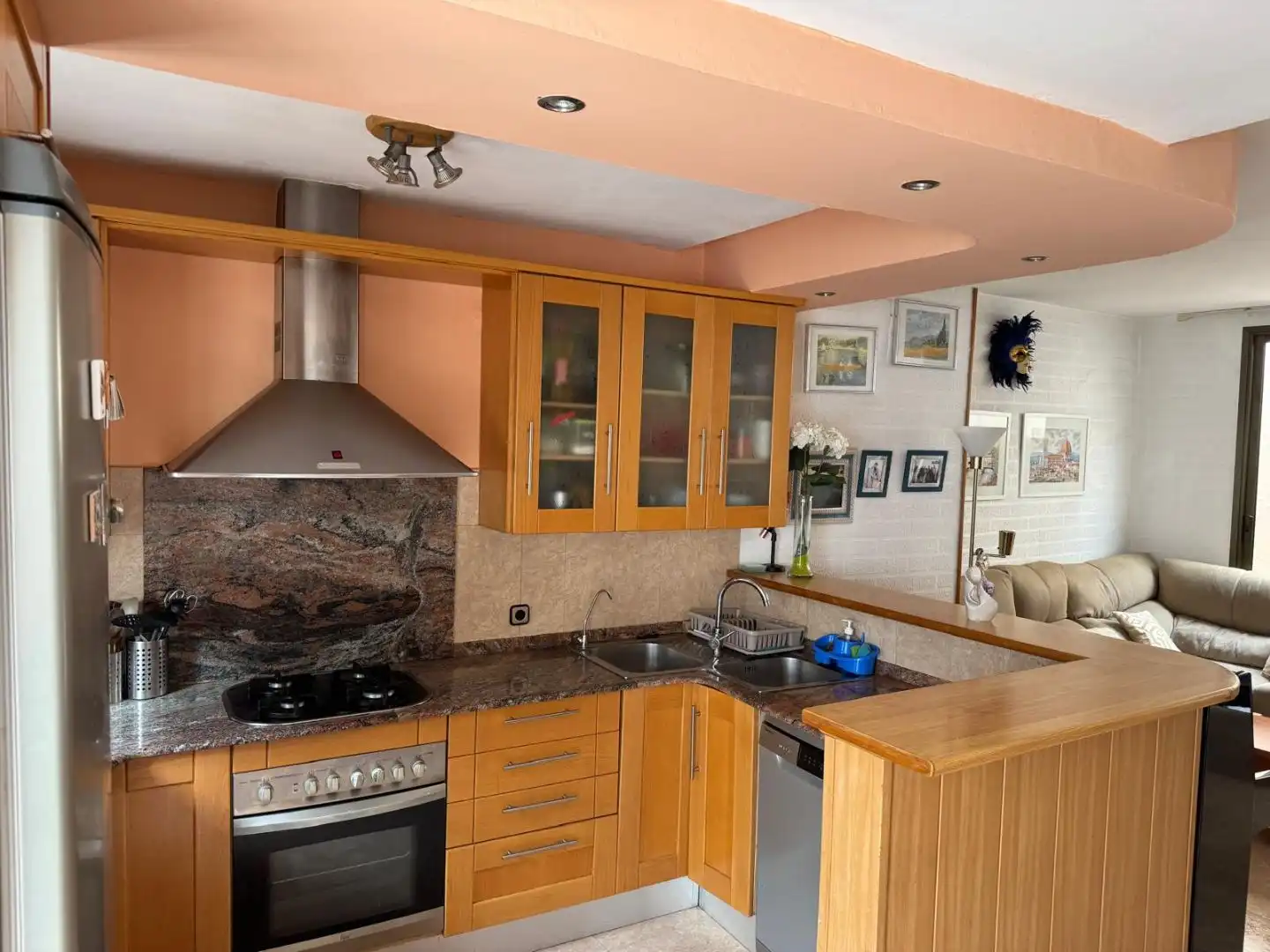 Casa adosada en venta en Carrer de Les Roques, 9, Poble - Casc Antic Cocina de Casa adosada en venta en Castellar del Vallès con Aire acondicionado, Terraza y Balcón