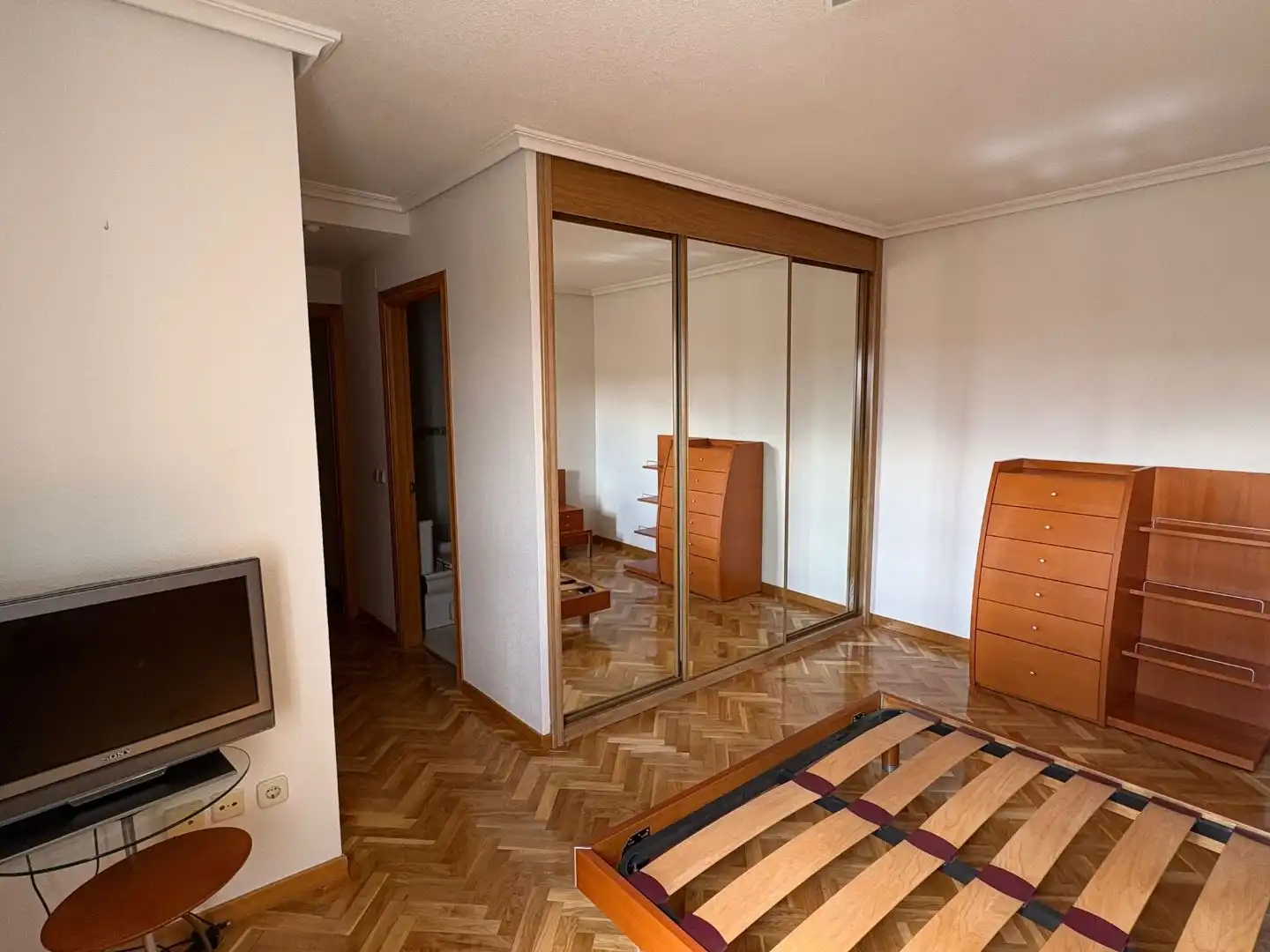 Wohnung zur Miete in Calle del Mar Menor, 8, Pinar del Rey Schlafzimmer von Wohnung zur Miete in Madrid mit Klimaanlage, Heizung und Parkett