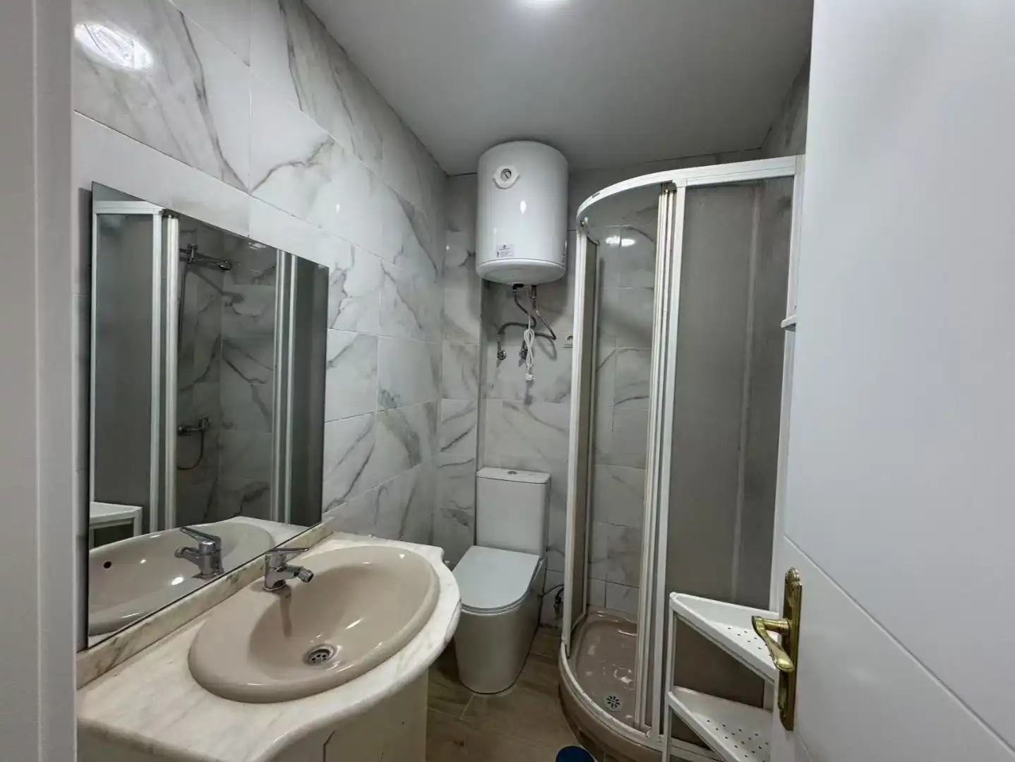 Piso de alquiler en Calle de las Ciudades, 1, Villayuventus - Renfe Baño de Piso de alquiler en Parla con Aire acondicionado, Parquet y Amueblado
