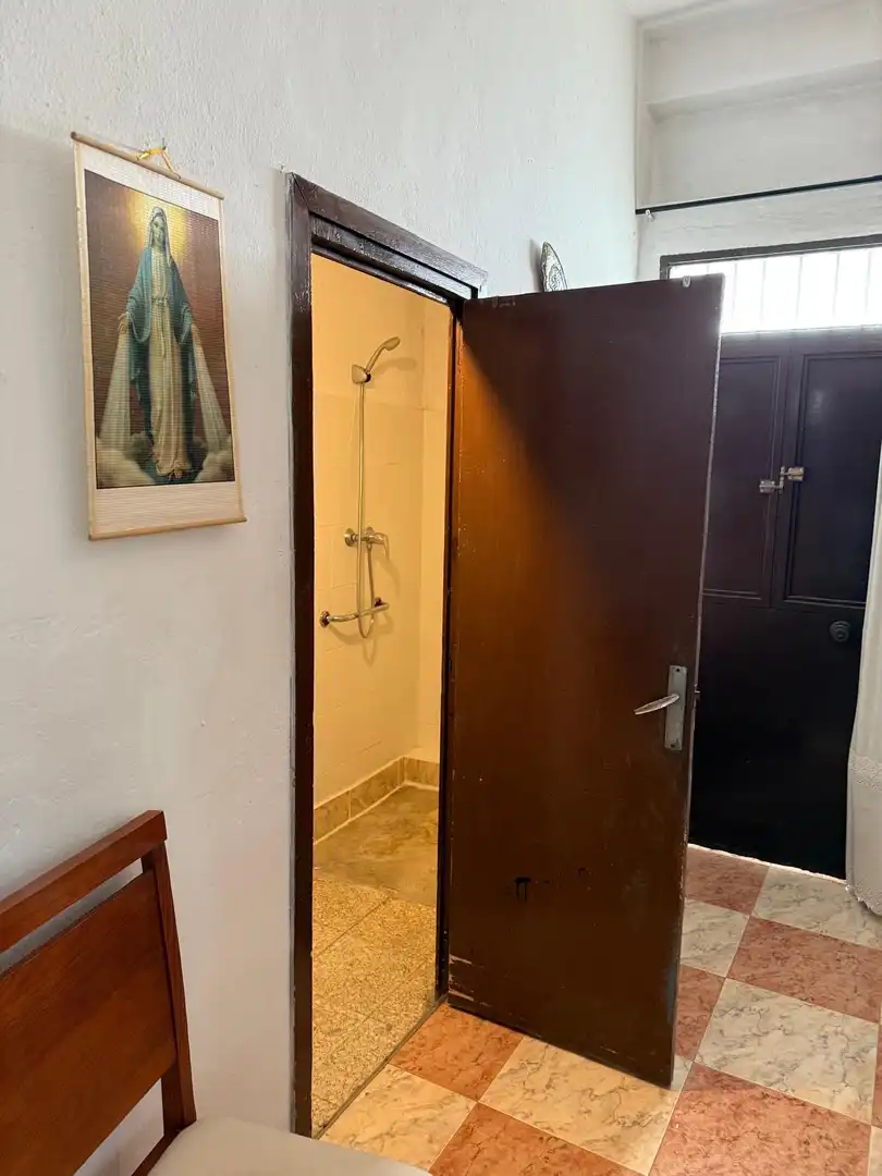 Casa adosada en venda a Calle Nuestra Señora de la Salud, 17, Medina Sidonia Bany de Casa adosada en venda en Medina Sidonia