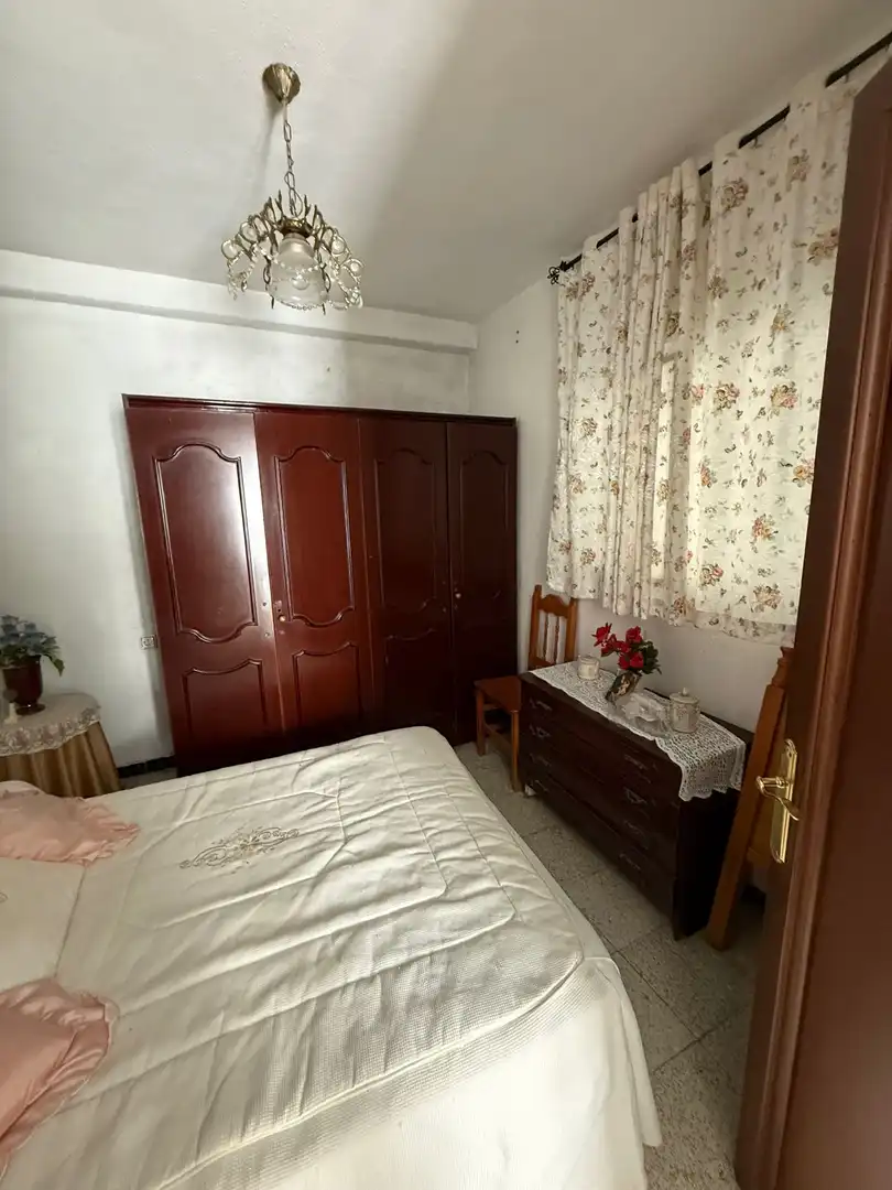 Casa adosada en venda a Calle Nuestra Señora de la Salud, 17, Medina Sidonia Dormitori de Casa adosada en venda en Medina Sidonia