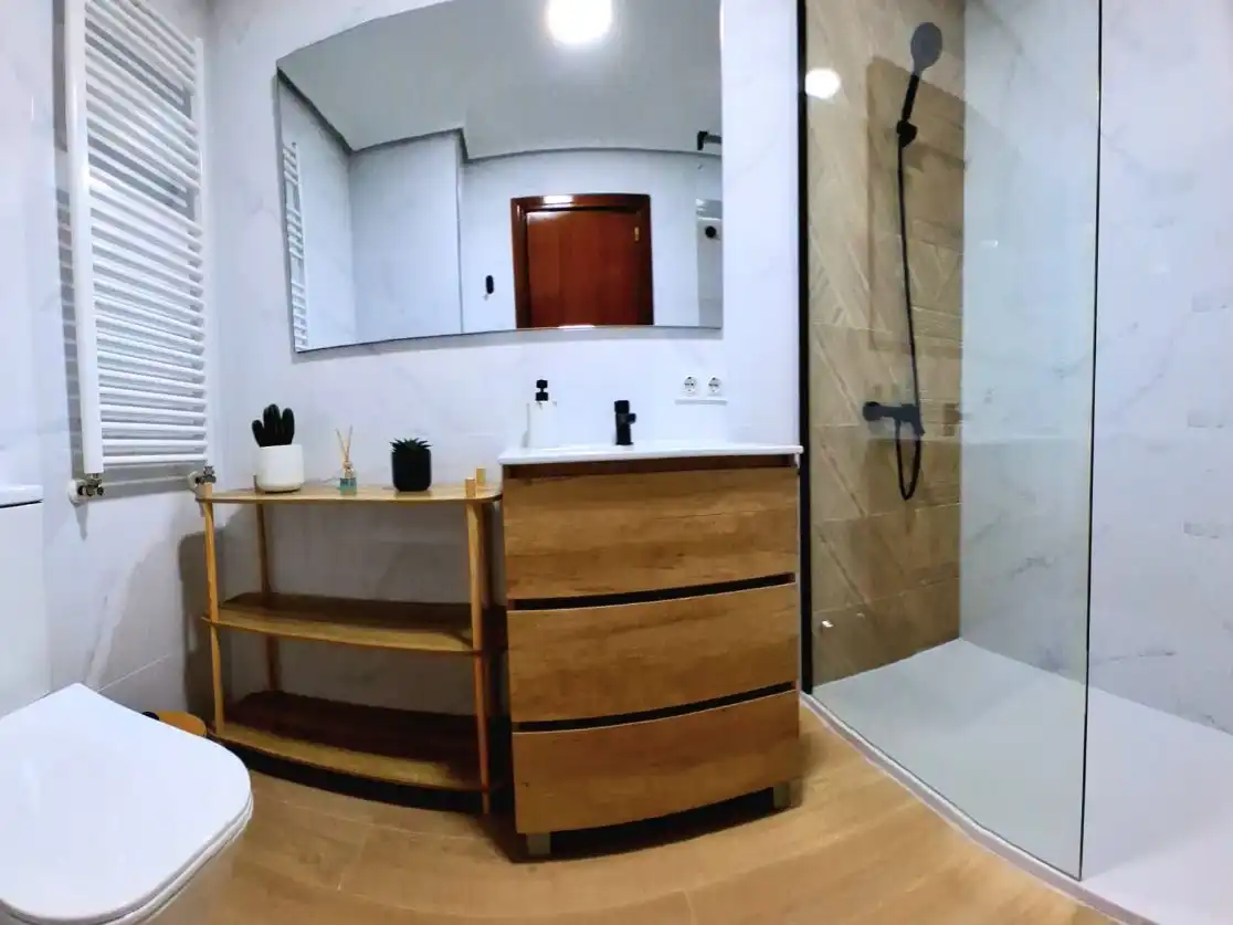 Habitación en Calle Nuestra Señora de Araceli, 1, Estación Baño de Piso para compartir en Albacete con Aire acondicionado, Calefacción y Terraza