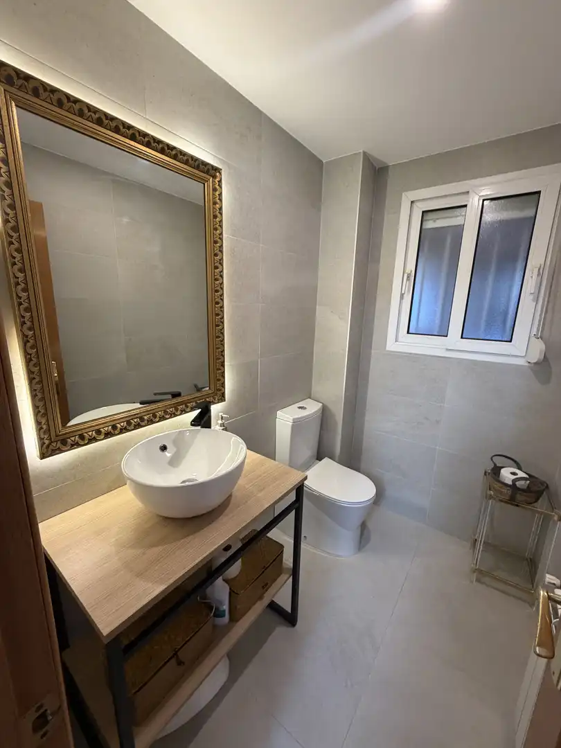 Casa adosada en venta en Avinguda Acàcies, 3, Campolivar Baño de Casa adosada en venta en Godella con Aire acondicionado, Terraza y Piscina