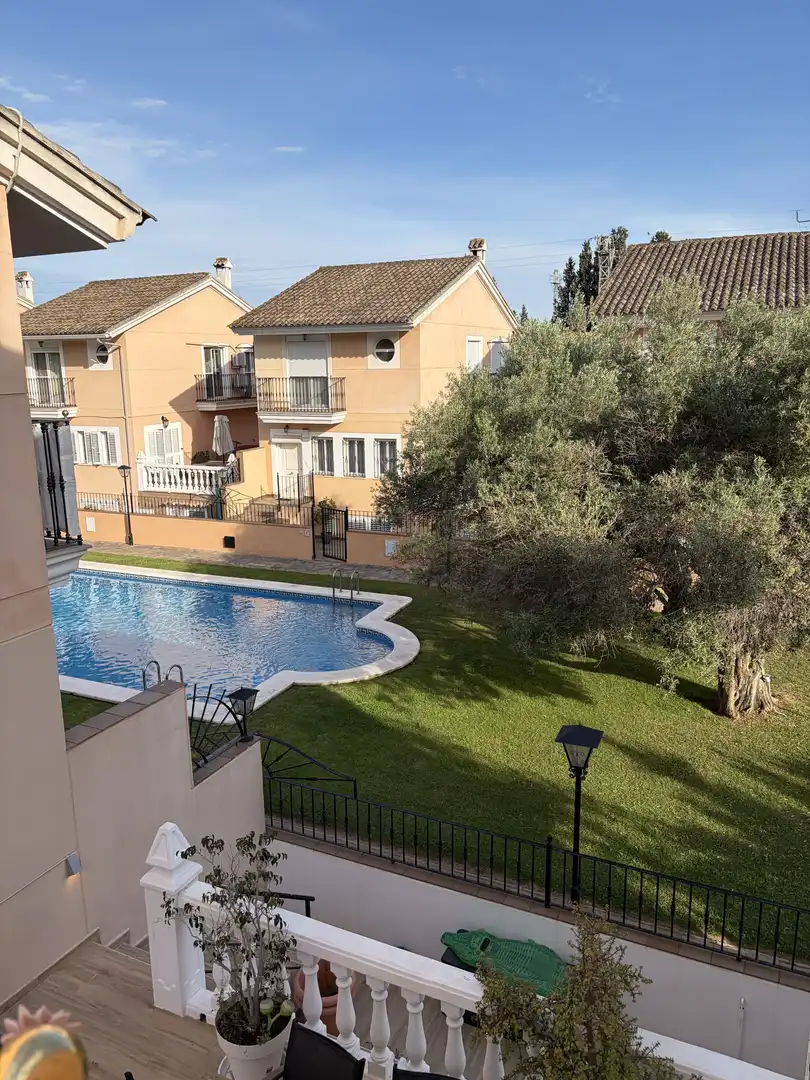 Casa adosada en venta en Avinguda Acàcies, 3, Campolivar Jardín de Casa adosada en venta en Godella con Aire acondicionado, Terraza y Piscina