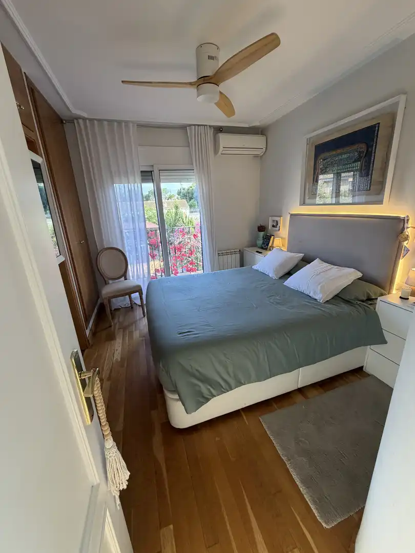 Casa adosada en venta en Avinguda Acàcies, 3, Campolivar Habitación de Casa adosada en venta en Godella con Aire acondicionado, Terraza y Piscina