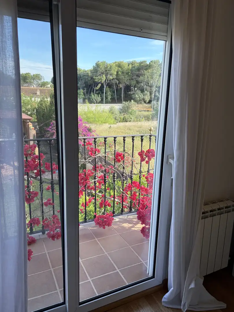 Casa adosada en venta en Avinguda Acàcies, 3, Campolivar Terraza de Casa adosada en venta en Godella con Aire acondicionado, Terraza y Piscina