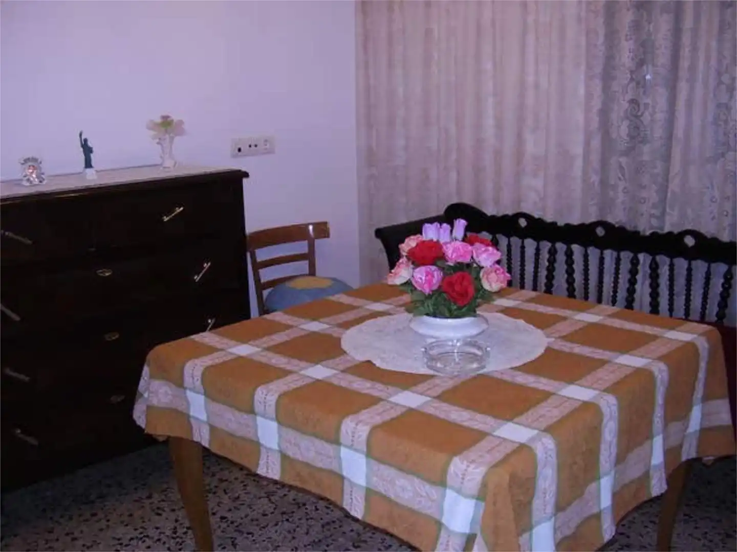 Casa o chalet en venta en Valdefuentes del Páramo Comedor de Casa o chalet en venta en Valdefuentes del Páramo con Calefacción, Trastero y Amueblado
