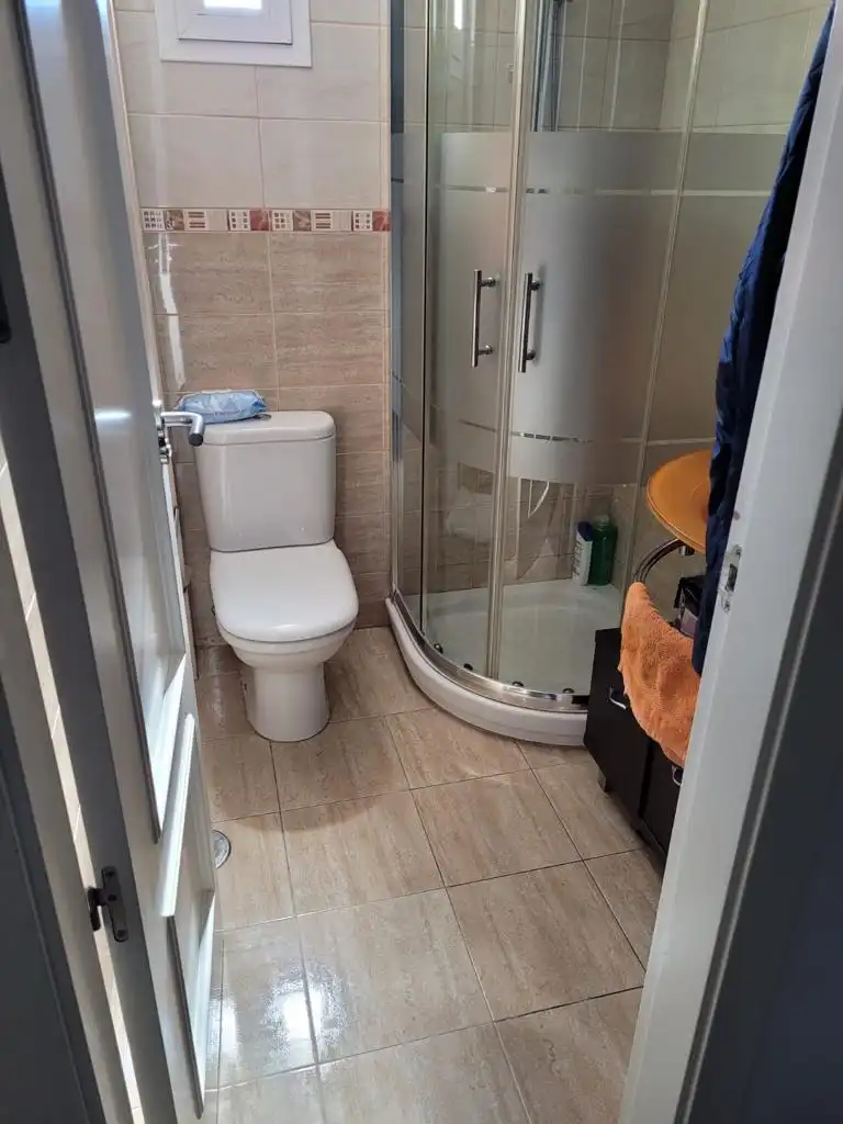 Flat for rent in Calle de José María Pereda, 1, Las Lomas - Las Yucas Bathroom of Flat for rent in Águilas with Air Conditioner, Swimming Pool and Balcony