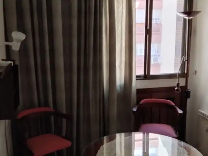 Piso en venta en Toledo, 5, Triana Oeste Comedor de Piso en venta en Sevilla con Aire acondicionado, Terraza y Amueblado