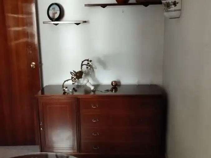 Piso en venta en Toledo, 5, Triana Oeste Habitación de Piso en venta en Sevilla con Aire acondicionado, Terraza y Amueblado