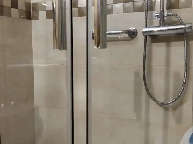 Piso en venta en Toledo, 5, Triana Oeste Baño de Piso en venta en Sevilla con Aire acondicionado, Terraza y Amueblado