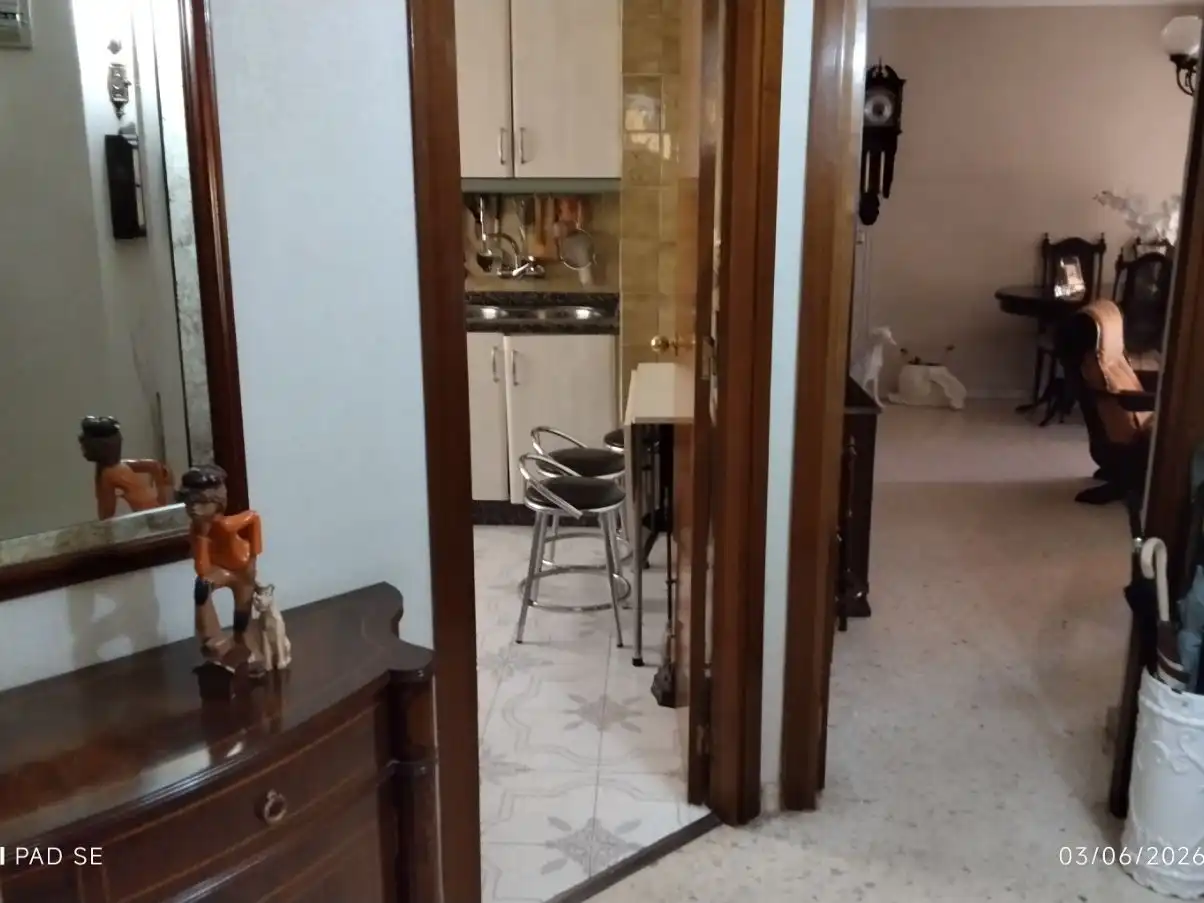 Piso en venta en Toledo, 5, Triana Oeste Piso en venta en Sevilla con Aire acondicionado, Terraza y Amueblado