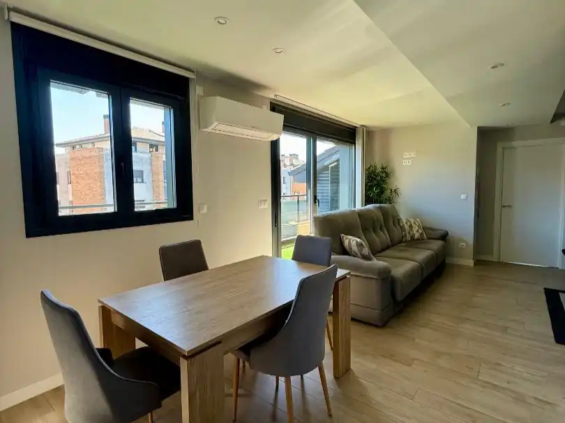 Ático en venta en Gaztañatxu Kalea, 11, Derio Sala de estar de Ático en venta en Derio con Aire acondicionado, Calefacción y Terraza