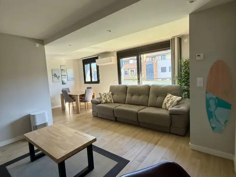 Ático en venta en Gaztañatxu Kalea, 11, Derio Sala de estar de Ático en venta en Derio con Aire acondicionado, Calefacción y Terraza