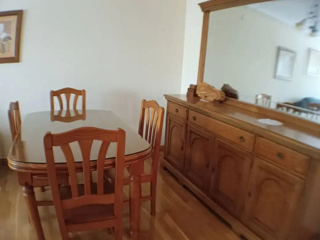 Menjador de Pis per a compartir en Cuenca amb Calefacció, Parquet i Traster
