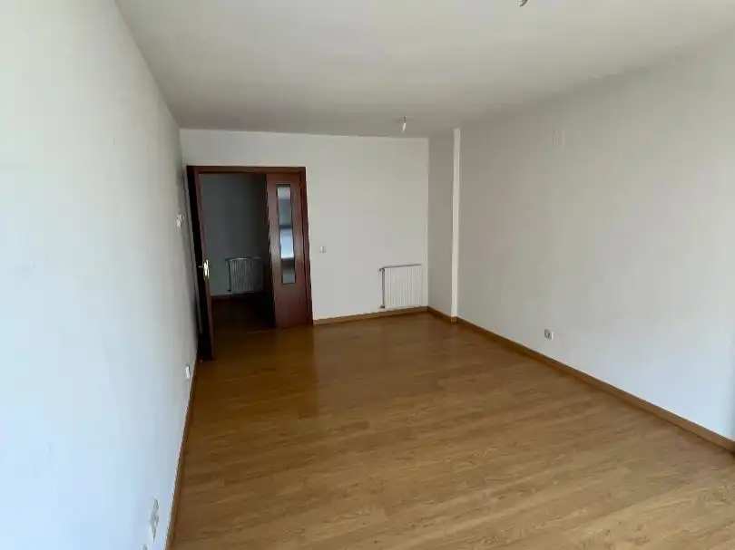 Piso en venta en Calle del Monasterio de Sobrado, 6, Montecarmelo Habitación de Piso en venta en Madrid con Calefacción, Parquet y Trastero