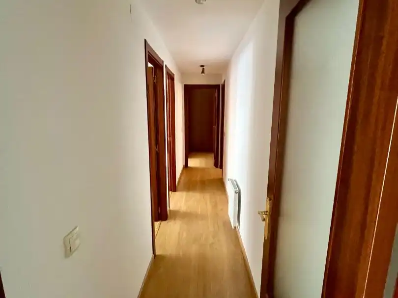 Piso en venta en Calle del Monasterio de Sobrado, 6, Montecarmelo Piso en venta en Madrid con Calefacción, Parquet y Trastero