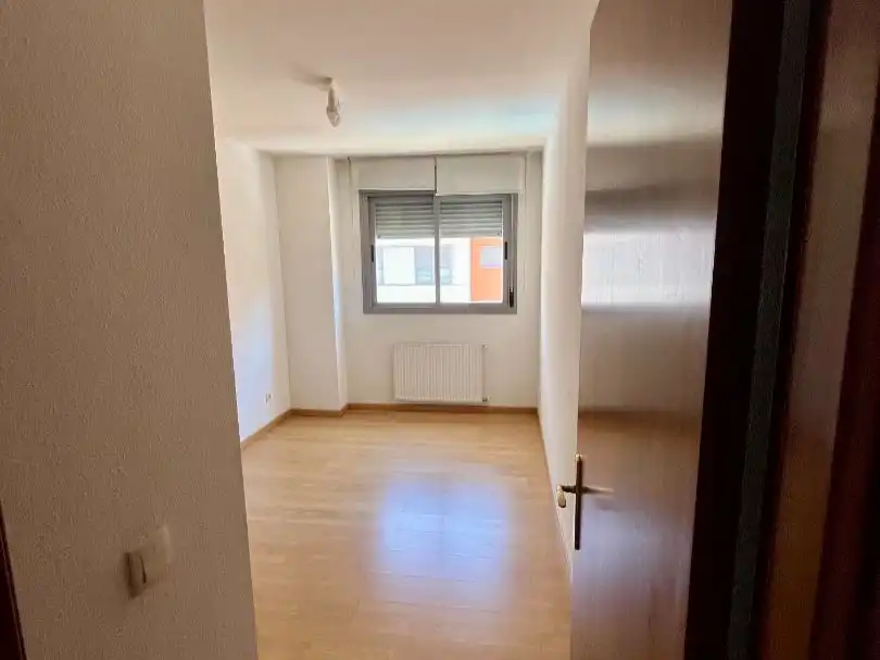 Piso en venta en Calle del Monasterio de Sobrado, 6, Montecarmelo Habitación de Piso en venta en Madrid con Calefacción, Parquet y Trastero