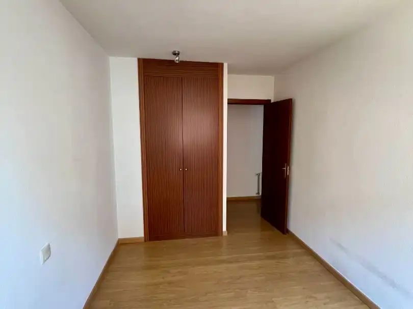 Piso en venta en Calle del Monasterio de Sobrado, 6, Montecarmelo Habitación de Piso en venta en Madrid con Calefacción, Parquet y Trastero