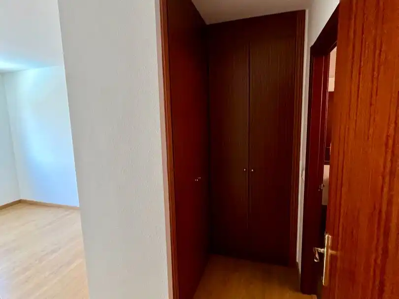 Piso en venta en Calle del Monasterio de Sobrado, 6, Montecarmelo Piso en venta en Madrid con Calefacción, Parquet y Trastero