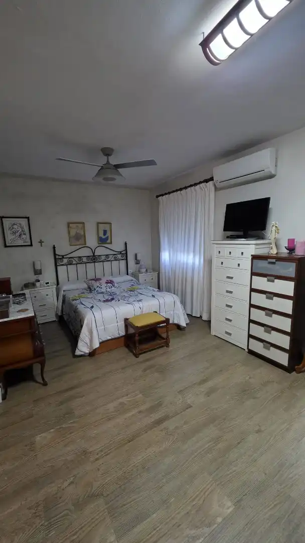 Casa adosada en venta en Avenida Felipe Corchero, 5, Norte Habitación de Casa adosada en venta en Mérida con Aire acondicionado