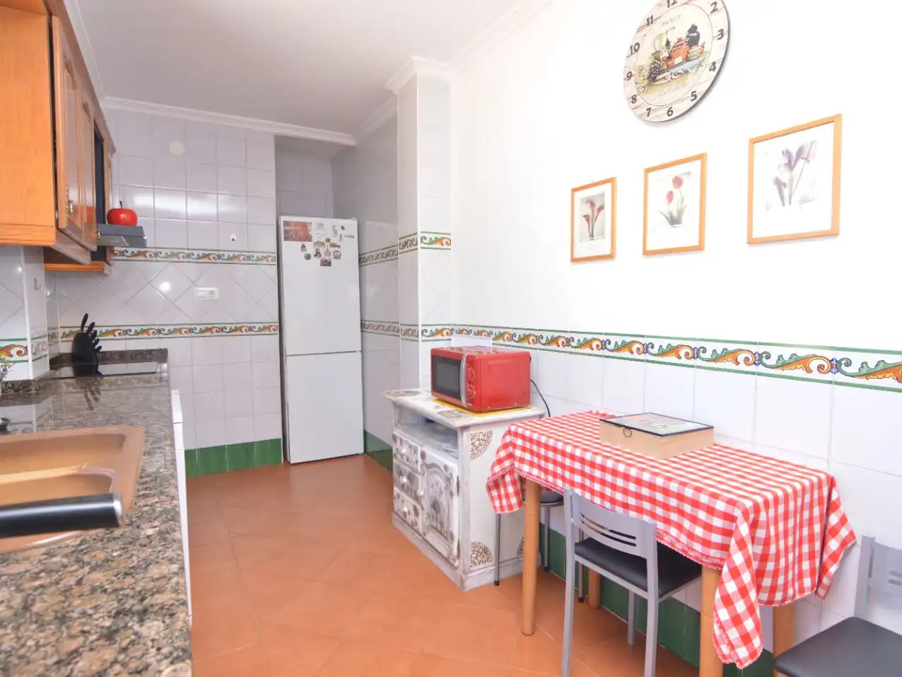 Houses for sale in Calle Valencia, 13, Chiva Kitchen of Houses for sale in Chiva with Air Conditioner, Terrace and Swimming Pool