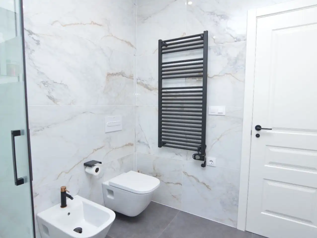 Houses for sale in Calle Valencia, 13, Chiva Bathroom of Houses for sale in Chiva with Air Conditioner, Terrace and Swimming Pool