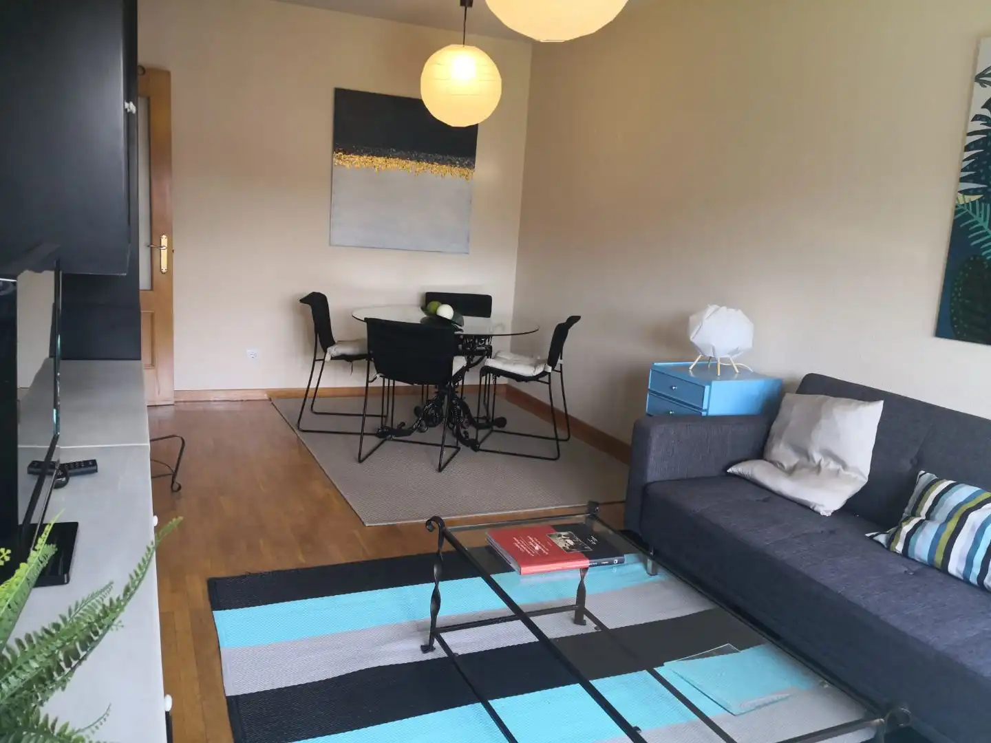 Apartamento de alquiler en Calle del Postigo Bajo, 14, Santo Domingo - El Campillín Sala de estar de Apartamento de alquiler en Oviedo con Calefacción, Jardín privado y Parquet