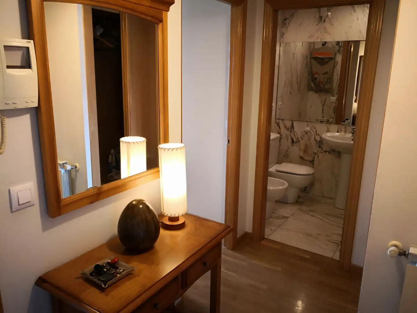 Apartamento de alquiler en Calle del Postigo Bajo, 14, Santo Domingo - El Campillín Baño de Apartamento de alquiler en Oviedo con Calefacción, Jardín privado y Parquet