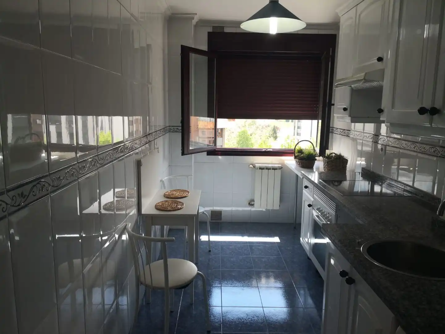 Apartamento de alquiler en Calle del Postigo Bajo, 14, Santo Domingo - El Campillín Cocina de Apartamento de alquiler en Oviedo con Calefacción, Jardín privado y Parquet