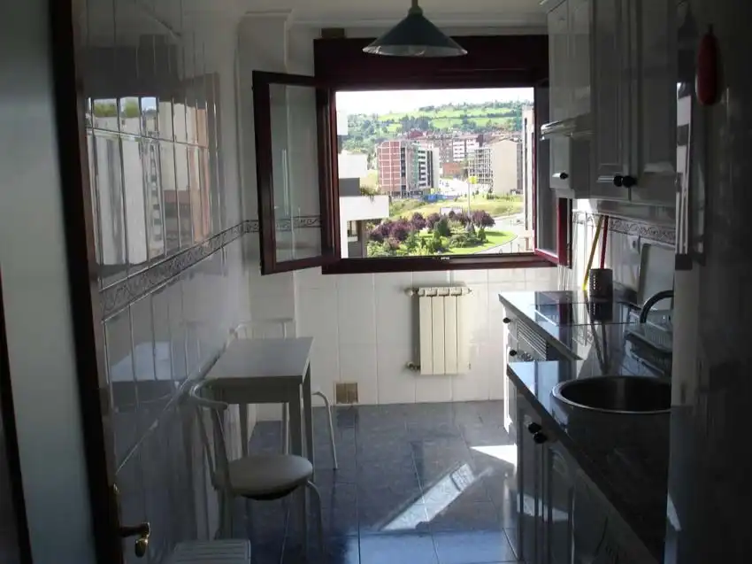 Apartamento de alquiler en Calle del Postigo Bajo, 14, Santo Domingo - El Campillín Cocina de Apartamento de alquiler en Oviedo con Calefacción, Jardín privado y Parquet