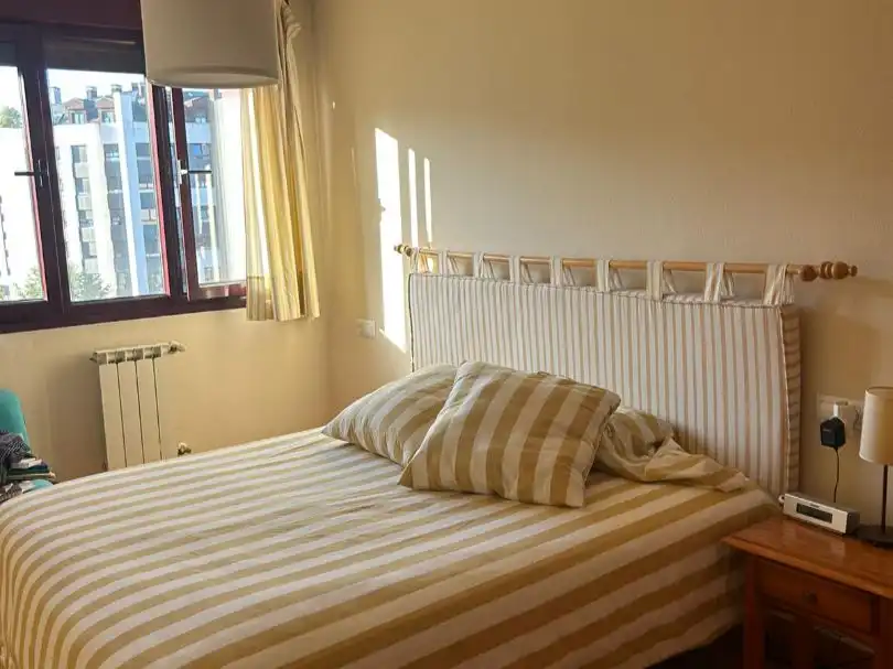 Apartamento de alquiler en Calle del Postigo Bajo, 14, Santo Domingo - El Campillín Habitación de Apartamento de alquiler en Oviedo con Calefacción, Jardín privado y Parquet