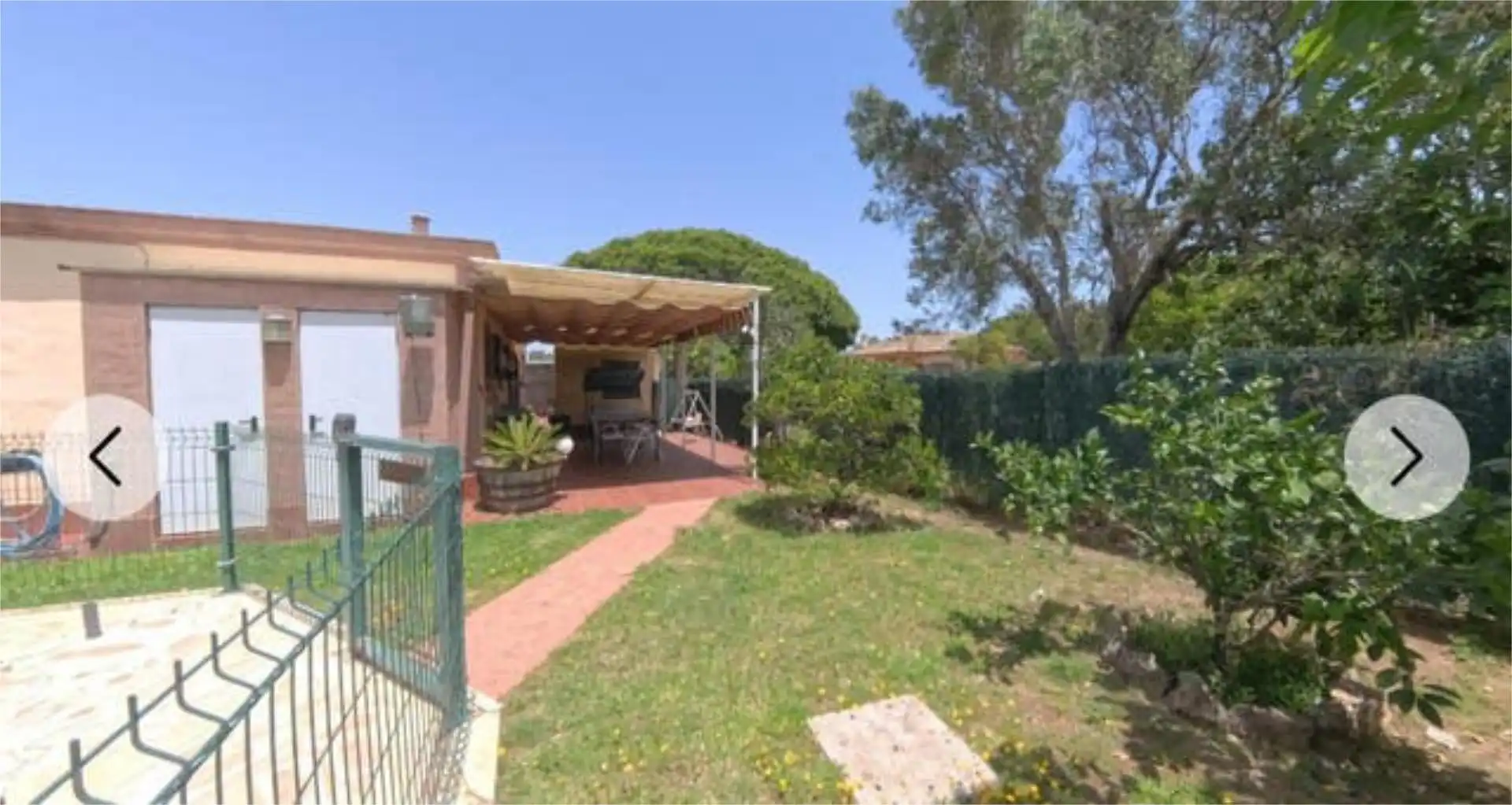 Casa adosada en venda a Los Franceses – La Vega Jardí de Casa adosada en venda en Chiclana de la Frontera amb Piscina