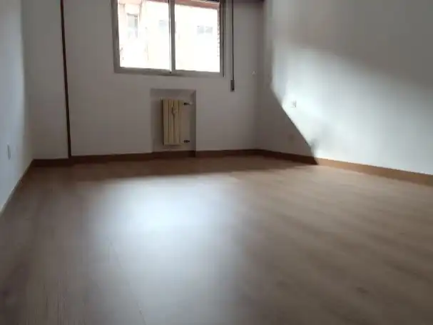 Wohnung zur Miete in Calle San José, 10, Campo Grande Wohnung zur Miete in Valladolid mit Heizung, Parkett und Terrasse