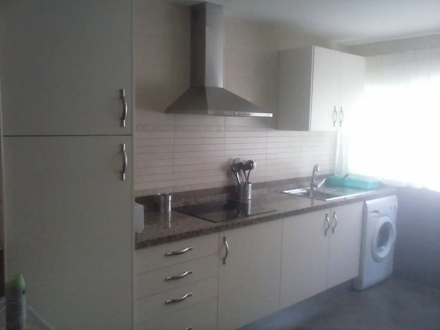 Piso de alquiler en Calle Pérez Hervás, 9, San Carlos - San José Cocina de Piso de alquiler en Sevilla con Trastero, Amueblado y Horno